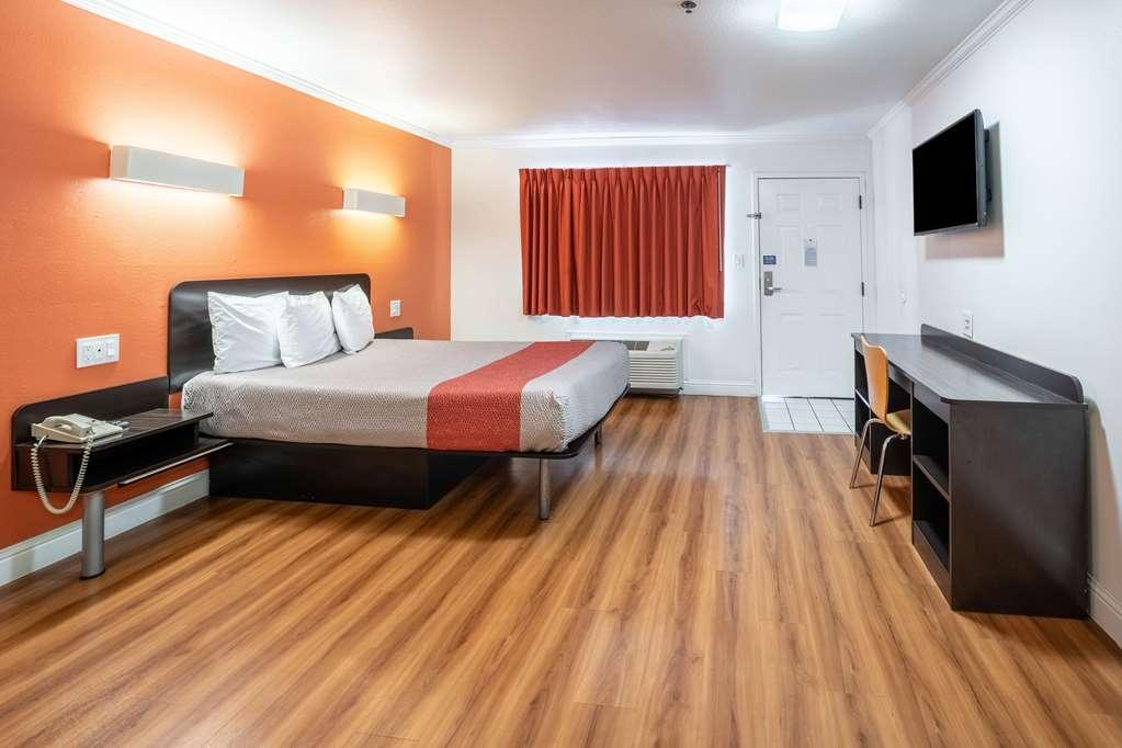 Motel 6-Lodi, Ca Oda fotoğraf