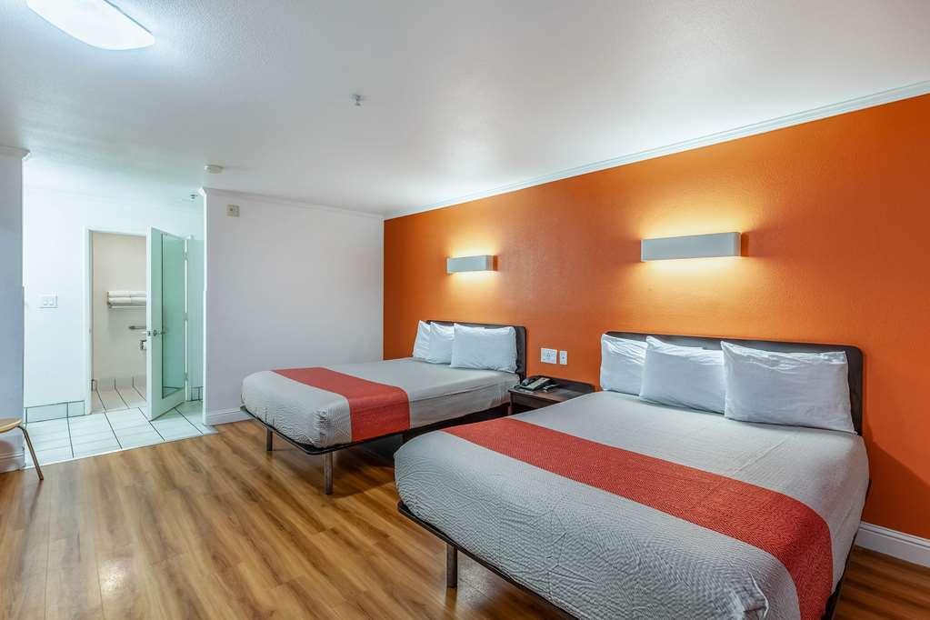 Motel 6-Lodi, Ca Oda fotoğraf