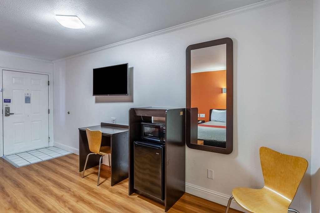 Motel 6-Lodi, Ca Oda fotoğraf