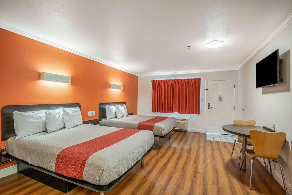 Motel 6-Lodi, Ca Oda fotoğraf